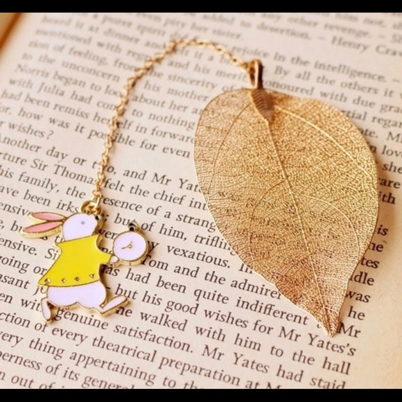 ✖️SOLD OUT✖️Alice In Wonderland (Rabbit) Bookmark - Picture 2 of 4